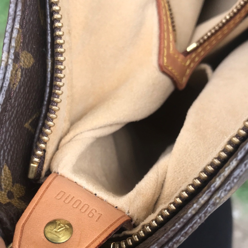 🔥DISCONTINUED🔥LARGE ZIPPER LOUIS VUITTON - Picture 12 of 16